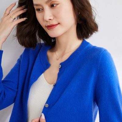 2025春秋新款韩版开衫纯色圆领单排扣针织毛衣驼色打底衫女外套