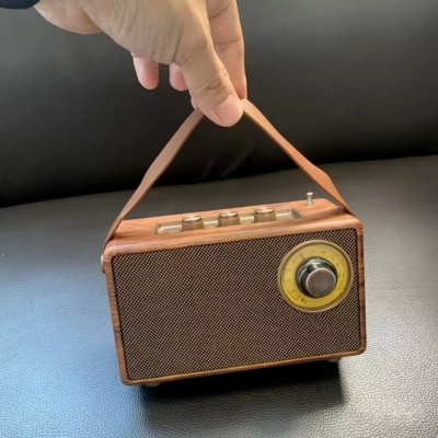 疯抢可携带蓝牙音箱 老年人便携式家用复古小音响 可插卡FM收音机