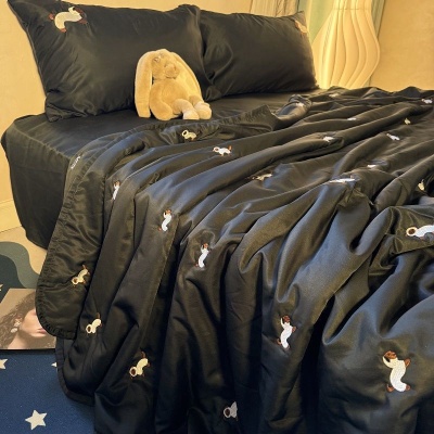 夏季冰丝灰色小猪刺绣款夏被四件套可水洗空调被丝滑凉感夏被单人