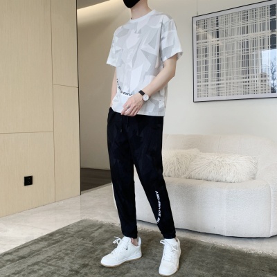 新款冰丝套装冰爽透气夏季短袖T恤男休闲运动套装短袖男装潮流夏