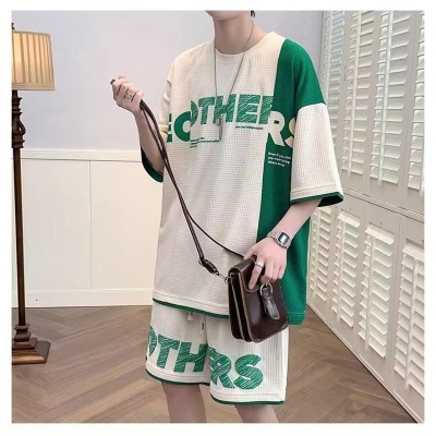 拼色华夫格休闲套装男士夏季宽松短袖短裤搭配帅气运动服男装一套