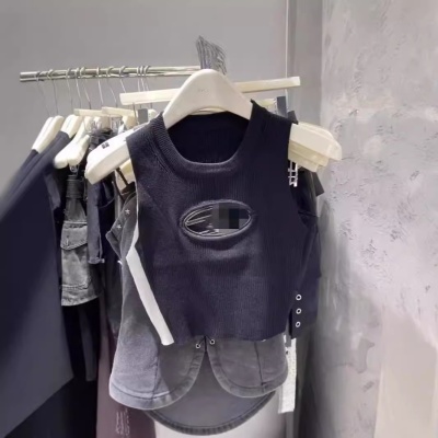 欧洲站现货镂空金属标针织无袖背心女2024新款修身显瘦辣妹装内搭